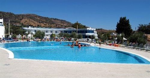 Hotel Club Cala Longa Montauro Exterior foto